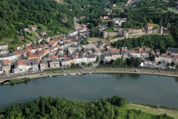 Château de Sierck-les-Bains vue du ciel, Moselle 57 Château de Sierck-les-Bains vue du ciel, Moselle 57