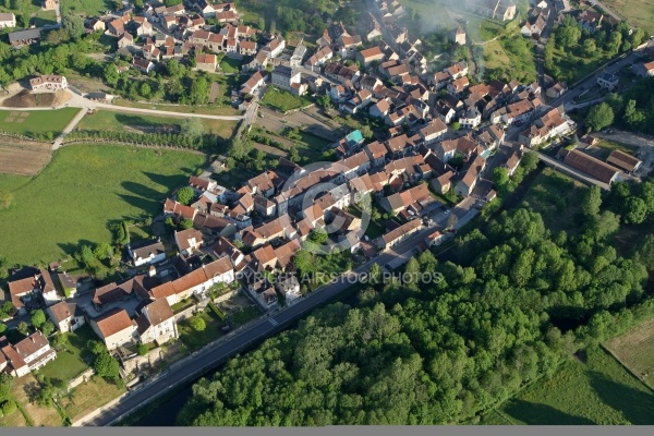 Photo aérienne d Asquins, Yonne 89, Bourgogne