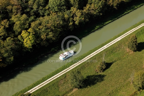 péniche sur le Canal latéral de la Loire