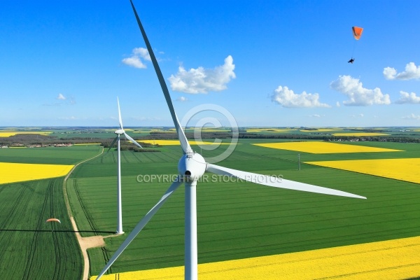 Vue aérienne éoliennes et colza, Villemeux 28210 Vue aérienne éoliennes et colza, Villemeux 28210