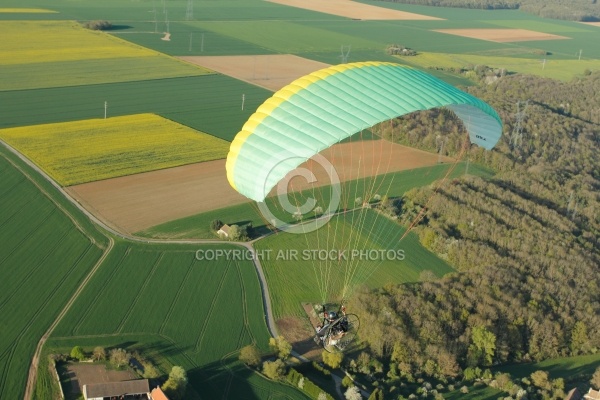 Paramoteur vert