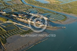 Port ostréicole de Marennes vue du ciel