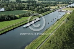 Péniche, écluse de KÅnigsmacker, Moselle 57 Péniche, écluse de KÅnigsmacker, Moselle 57