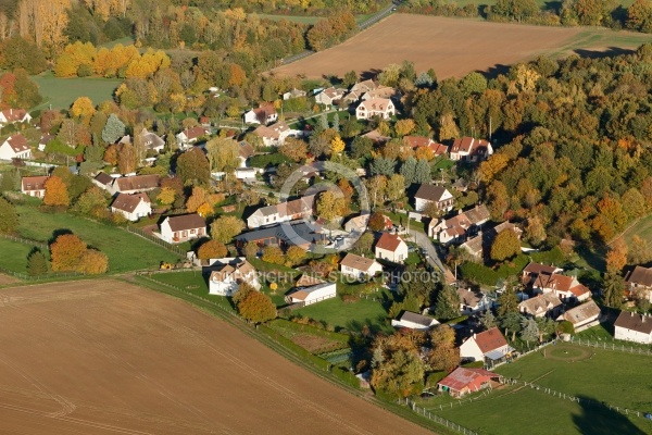 Saint-Cyr-Sous-Dourdan vue du ciel en Automne