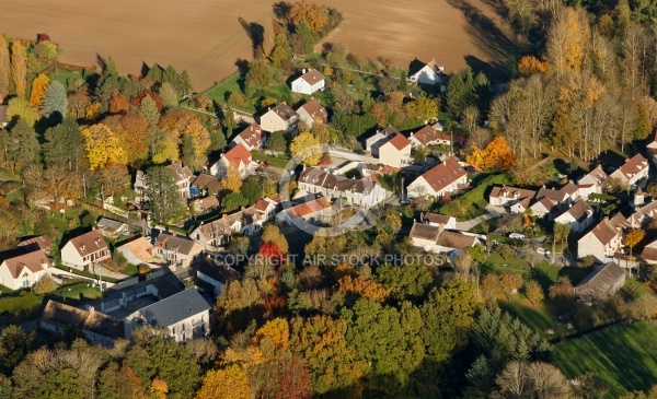 Saint-Cyr-Sous-Dourdan vue du ciel en Automne