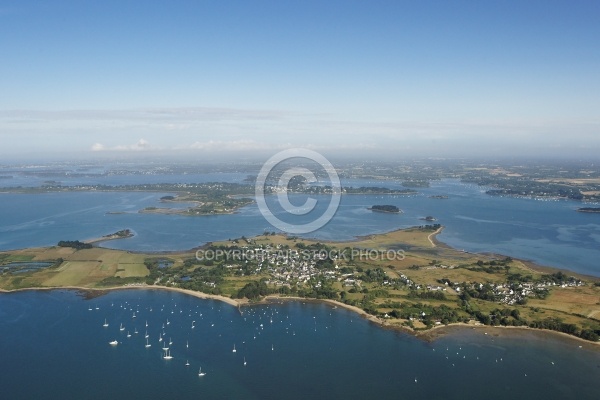 vue aerienne de lîle-d Arz,  Golfe du Morbihan 56