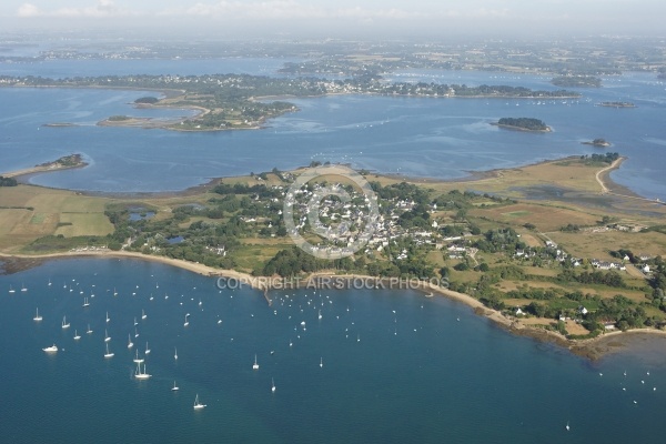 vue aerienne de lîle-d Arz,  Golfe du Morbihan 56