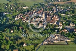 Vue aérienne de Mailly-le-Château, yonne 89, Bourgogne, France